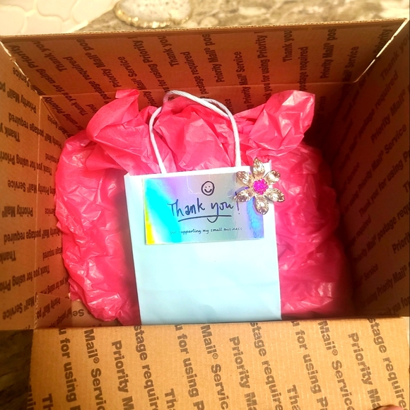 What to expect when you shop my closet! - Picture 9 of 12